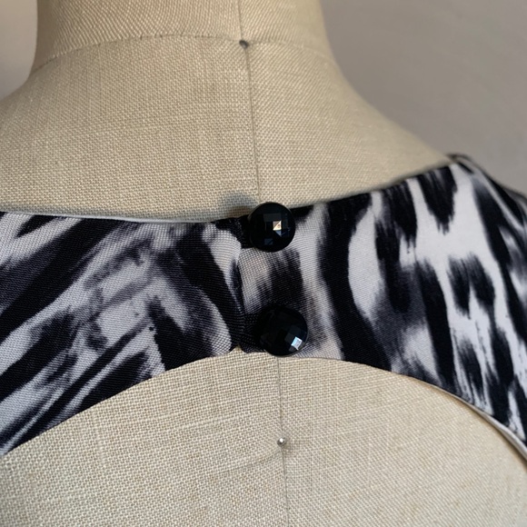 Snow Leopard Bodycon Open Back Sleeveless Stretch Shift Dress - Picture 6 of 7